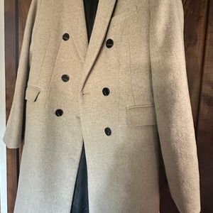 a loves a. Classic trench coat.